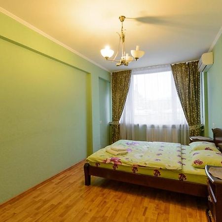 Апартаменти 3-Кімнатні М. Золоті Ворота Kiev Exterior foto